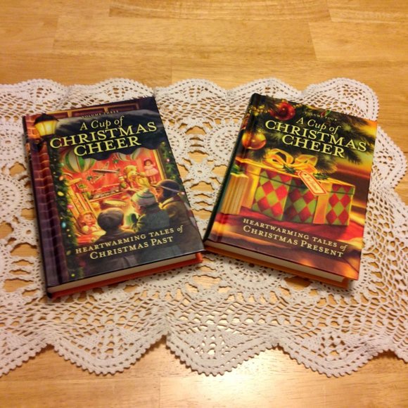 Bundle of two heartwarming Christmas story books - Picture 1 of 7